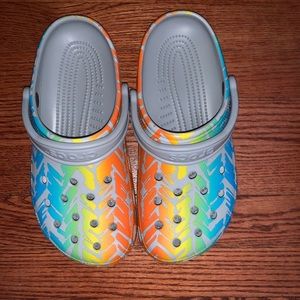 Rainbow Crocs SIZE 6/8